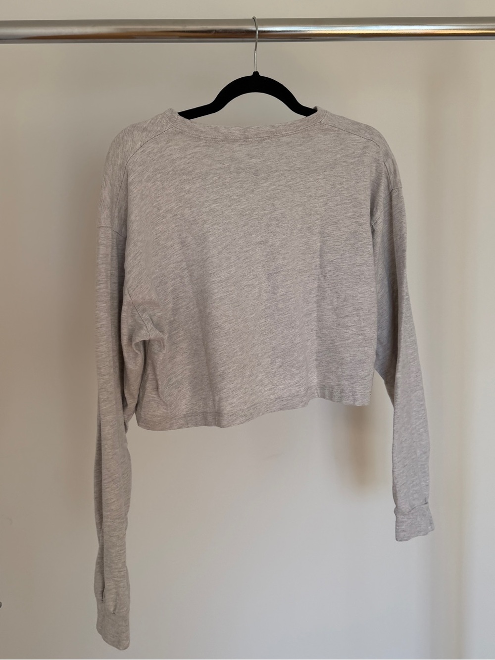 Brandy Melville ROMA Cropped Sweatshirt - Light Gray - Picture 3 of 3